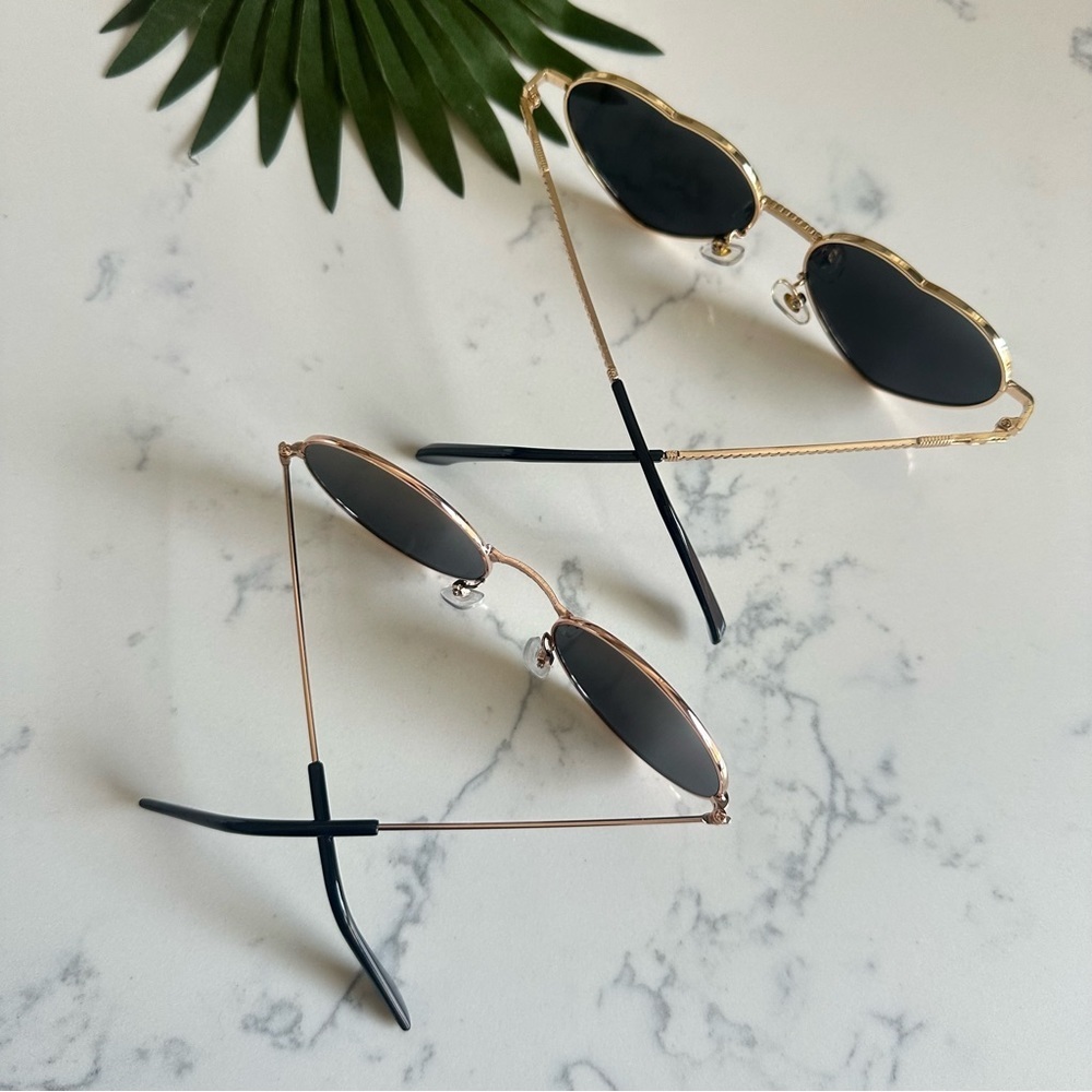 [2 Pairs] 3/$22🩶 Round & Heart Fashion Sunglasses Eyeglasses Black Women Gold - Picture 12 of 14